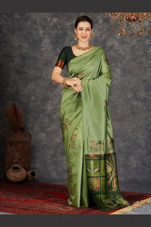 DIVASTRI Woven Design Silk Blend Banarasi Saree