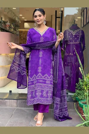 Ethnic Yard Bandhani Printed Thread Work Straight Kurta With Trouser & Dupatta