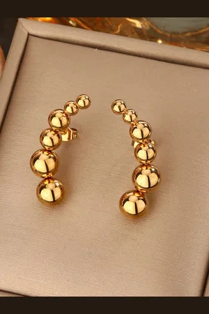 DressBerry Teardrop Shaped Studs Earrings