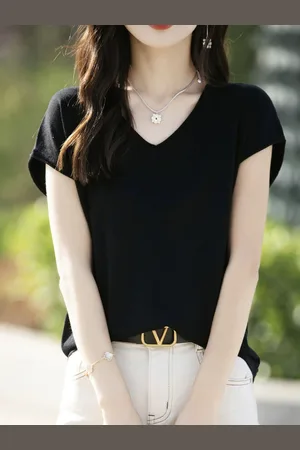 Stylecast Women V-Neck T-shirt