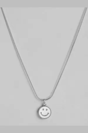 DressBerry Round Shaped Smiley Pendant Chain