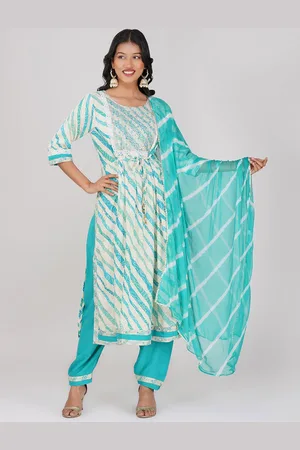 Charitra Women Floral Embroidered Regular Kurti with Trousers & With Dupatta
