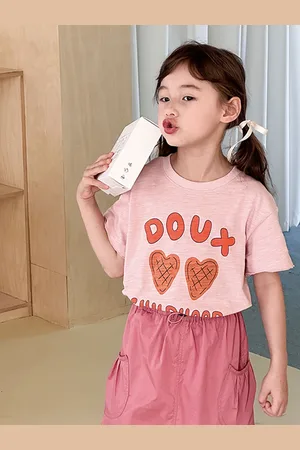 LULU & SKY Girls Printed Pure Cotton Pockets T-shirt