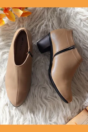 TRASE Women Blocked Heeled Boots