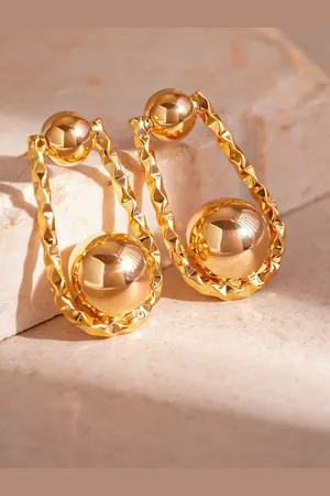 DressBerry Teardrop Shaped Drop Earrings