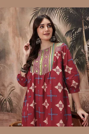 Sangria Geometric Print Thread Work Kurta