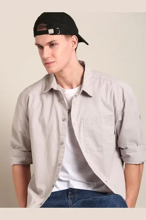 Roadster The Lifestyle Co. Men Relaxed Spread Collar Solid Cotton Relaxed Fit Casual Shirt