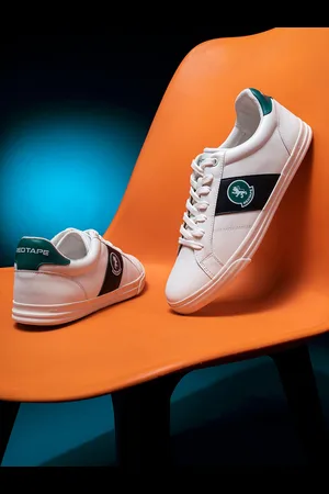 Red Tape Men White Solid High-Top Sneakers