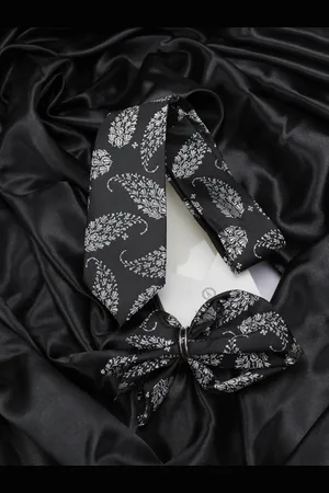 KOVOVE Men Black The Twining Paisley Accessory Gift Set