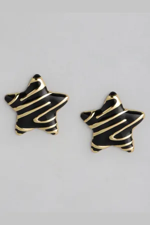 DressBerry Star-Shaped Stud Earrings