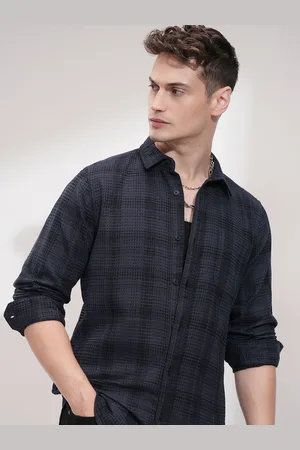 Highlander Men Slim Fit Opaque Striped Casual Shirt