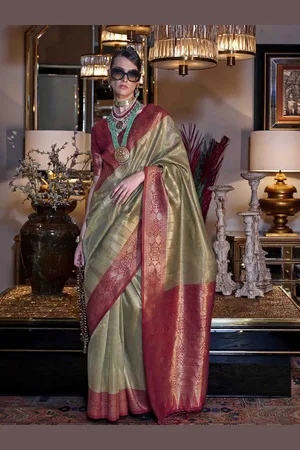 DIVASTRI Woven Design Zari Saree