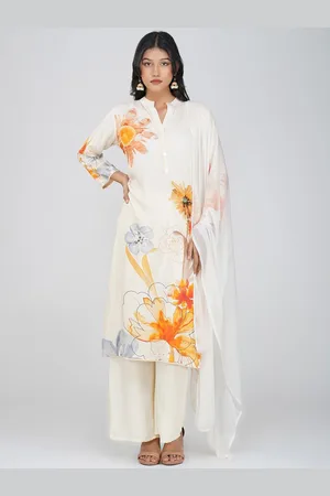 Charitra Women Floral Printed Regular Kurti with Palazzos & With Dupatta