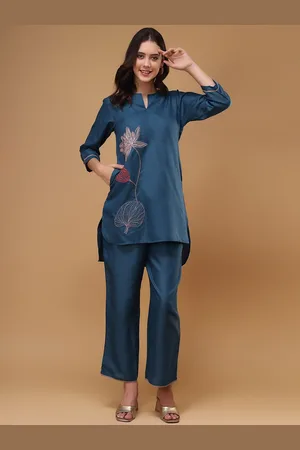 Bani Women Floral Embroidered High Low Tunic With Trouser