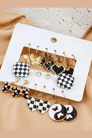 DressBerry Contemporary Hoop Earrings