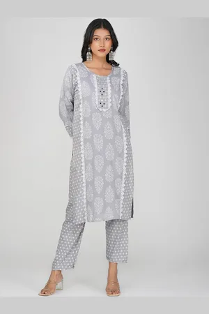 Charitra Women Floral Printed Regular Kurti with Trousers & With Dupatta