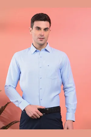 Cobb Men Spread Collar Textured Cotton Formal Shirt