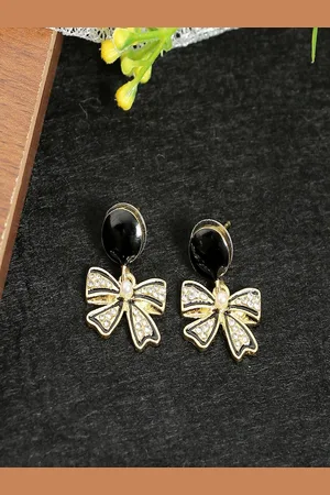DIVASTRI Contemporary Studs Earrings