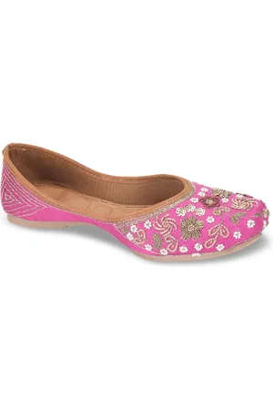 DESI COLOUR Women Pink Embellished Leather Ethnic Mojaris Flats