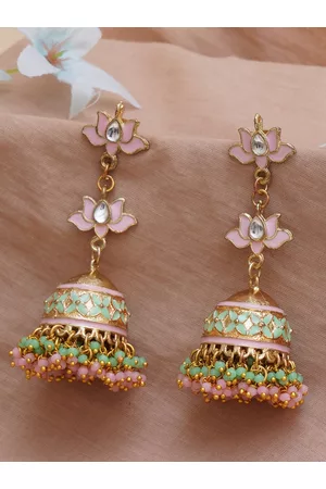 karatcart Women Pink & Green Gold-Plated Kundan Classic Jhumkas Earrings