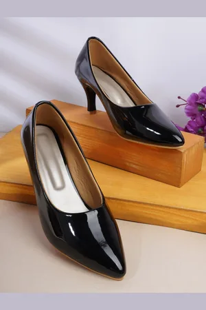 Walkfree Black Striped Block Pumps with Bows