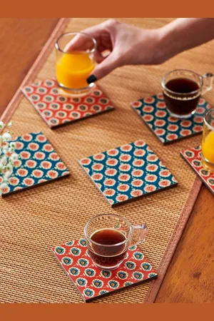 Chumbak Set Of 6 Wooden Coaster Set with Holder Tableware