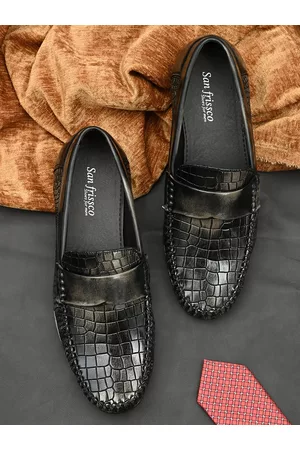 San Frissco Men Faux Leather Gold-Toned Textured Slip-On Light weight Driving Loafers