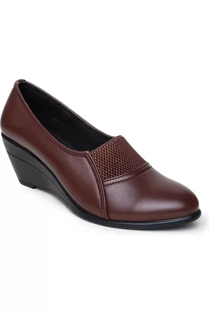 VALIOSAA Brown Work Wedge Pumps