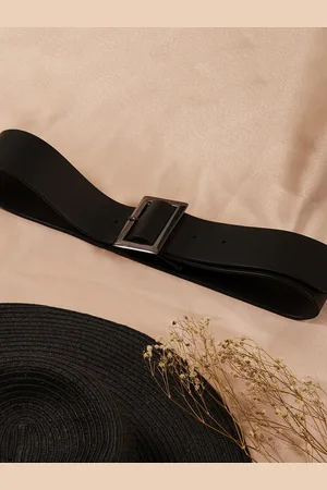 Berrylush Women Black Wide Belt