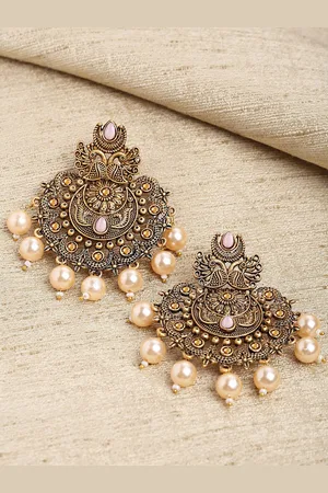 karatcart Women Pink And Gold Toned Gold Plated Floral Design Pearl Classic Drop Earrings