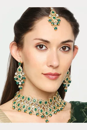 OOMPH Gold-Toned Green Kundan Stone-Studded Jewellery Set