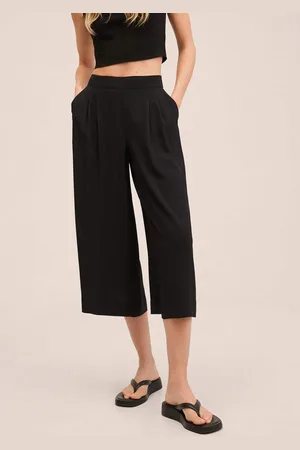 Black Solid Bootcut Trousers –