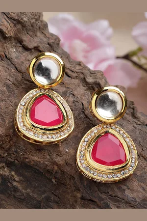 karatcart Red & White Gold-Plated Kundan Classic Drop Earrings