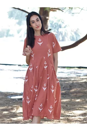 Chidiyaa Women Pink & White Floral Cotton Pleated A-Line Dress