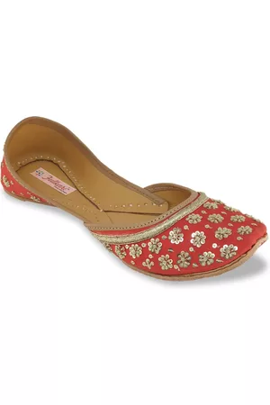 Fulkari Women Red Embellished Mojaris Flats