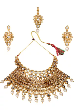 ANIKAS CREATION Women Gold-Plated Kundan White Choker Necklace With Earrings Maangtika