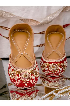 Nidhi Rathi Women Maroon Hand Embroidered Leather Ethnic Mojaris Flats