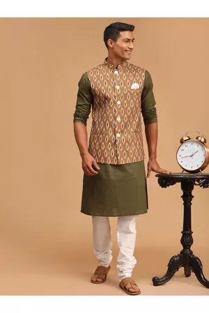 Vastramay Men Solid Kurta with Churidar & With Nehru Jacket