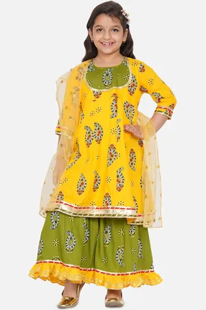 Little Bansi Girls Yellow Printed Pure Cotton Kurta with Sharara & With Dupatta