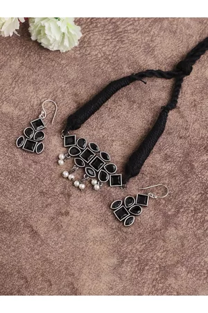 Veni Women Silver-Plated & Black Oxidesed Necklace With Earrings
