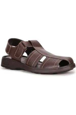 Bata Men Brown Solid Fisherman Sandals