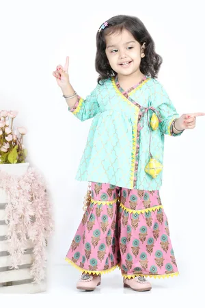 BownBee Girls Green Floral Printed Angrakha Gotta Patti Pure Cotton Kurta with Palazzos