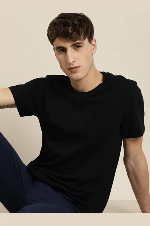 Invictus Men Black Solid Round-Neck Casual T-shirt With Chest Pocket