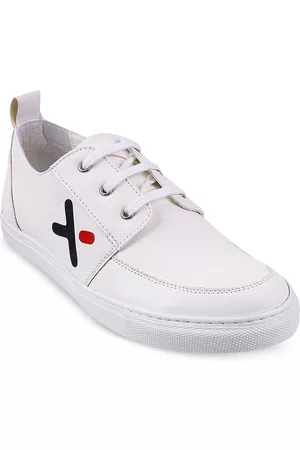 Metro Men White Sneakers
