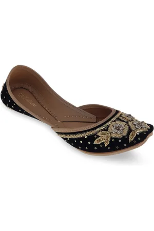 Fulkari Women Black Embellished Ethnic Mojaris Flats