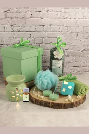 BodyHerbals 7 Pcs Jasmine Soap Spa Gift Set
