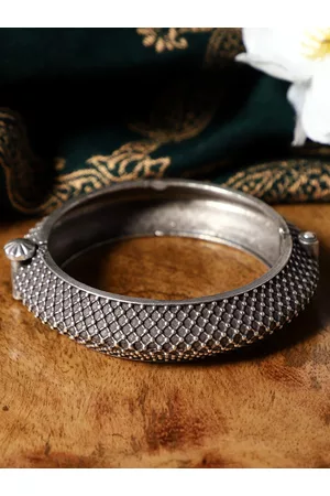 Veni Oxidized Silver-Plated Textured Kada Bangle