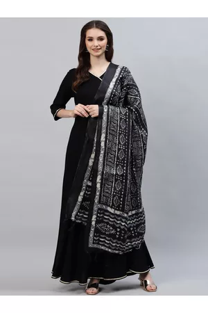 DEEBACO Women Black Solid Kurta & Dupatta