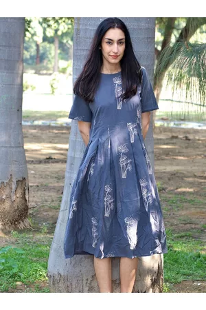 Chidiyaa Women Grey Floral Cotton Pleated Midi Dress