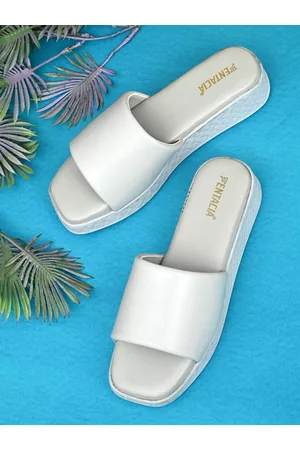 Fentacia Grey Solid Wedge Sandals